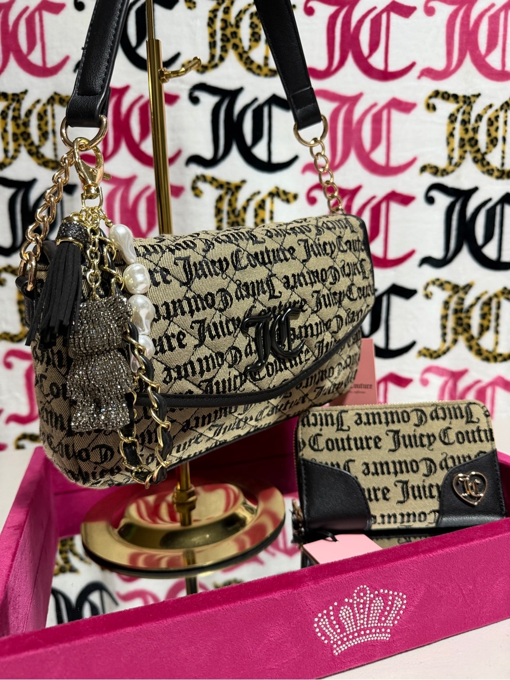 Juicy Couture quilted Canvas Shoulder Bag in Beige and Black - Picture 2 of 9